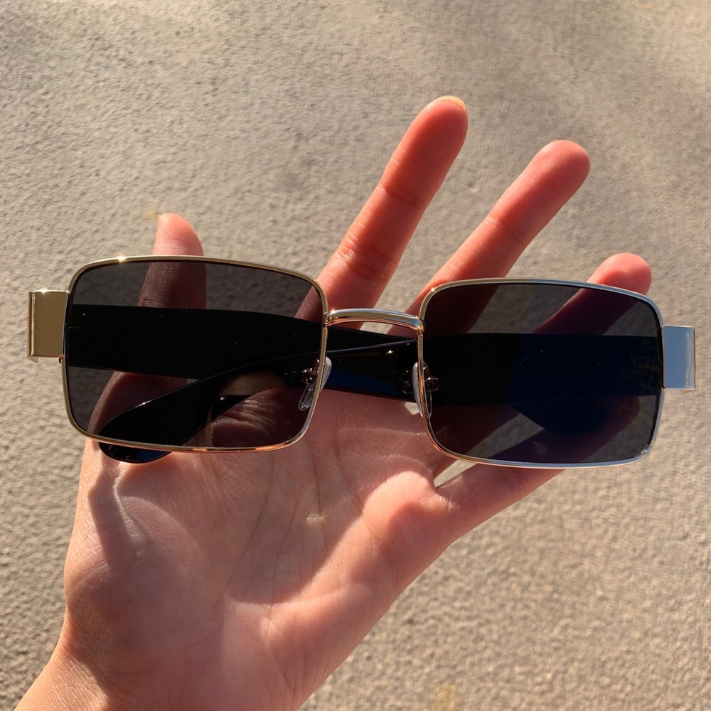 Black sunglasses 😎